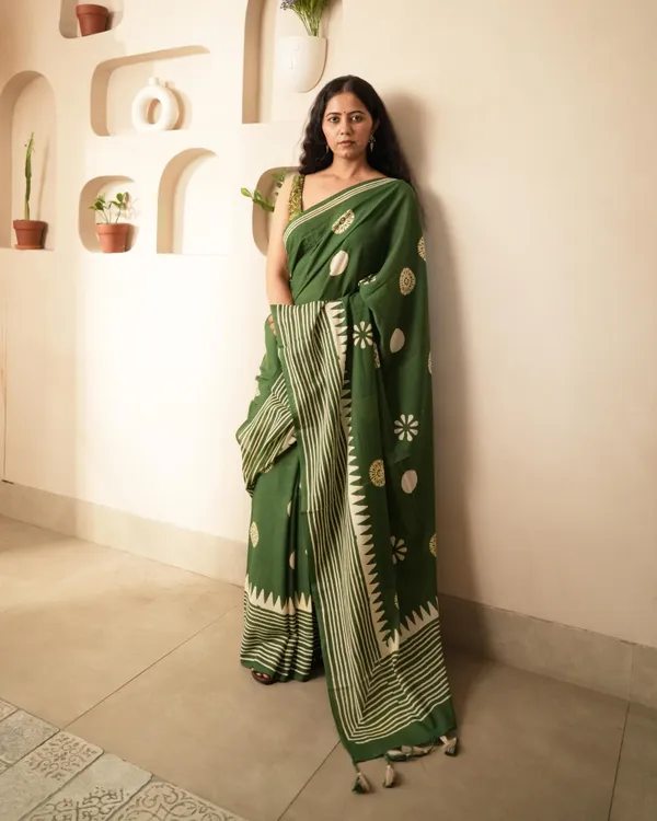 Green_Cotton_H_Block_Printed_Mul_Saree_With_Tassels_For_Women
